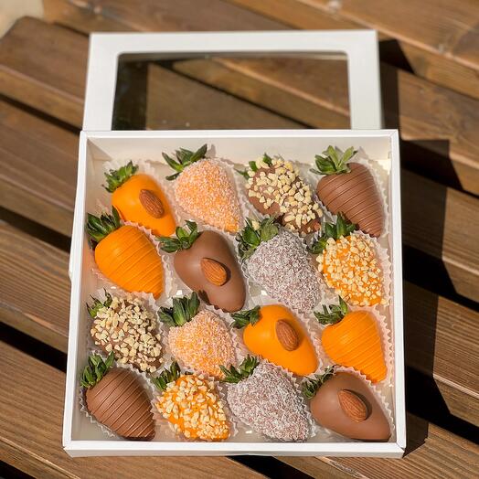 Клубника в шоколаде в оранжевом оттенке, 16 шт