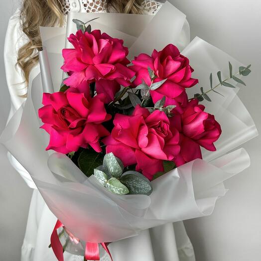 Букет из Розовых Французских Роз с Эвкалиптом 5 шт