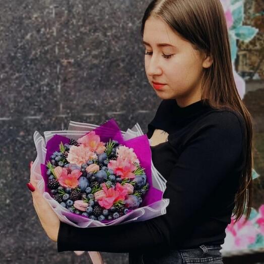 Ягодный букет из ежевики