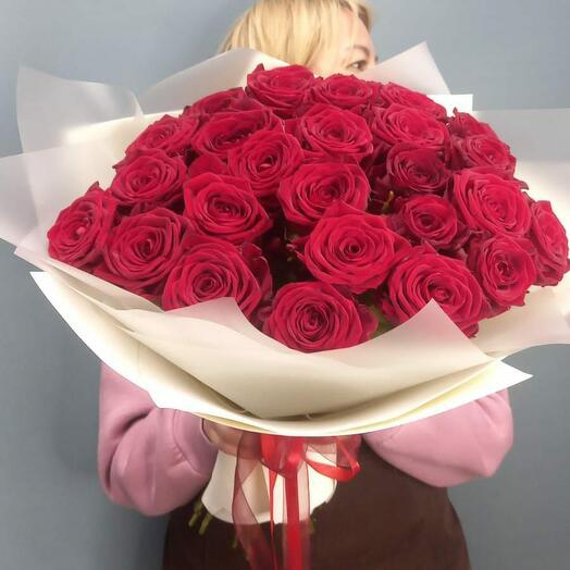 Букет шикарных объемных роз 29 шт