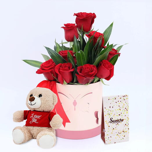 Innocence 9 Red Roses Box Trio