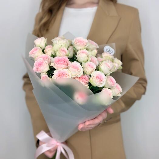 Монобукет из 5 розовых кустовых роз "Гуд Муд"