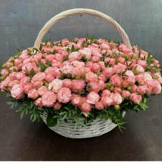 Корзина с цветами 101 кустовая роза
