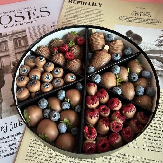 Berries in chocolate "My soulmate"