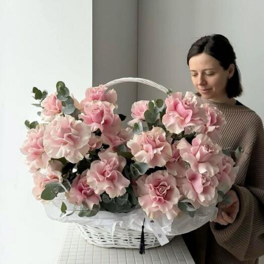 Корзина из 25 штук пинк мондиаль и эвкалипта