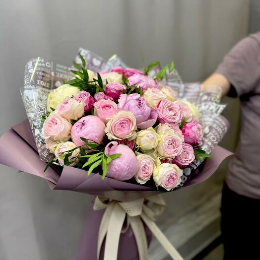 Bouquet of Peonies and roses