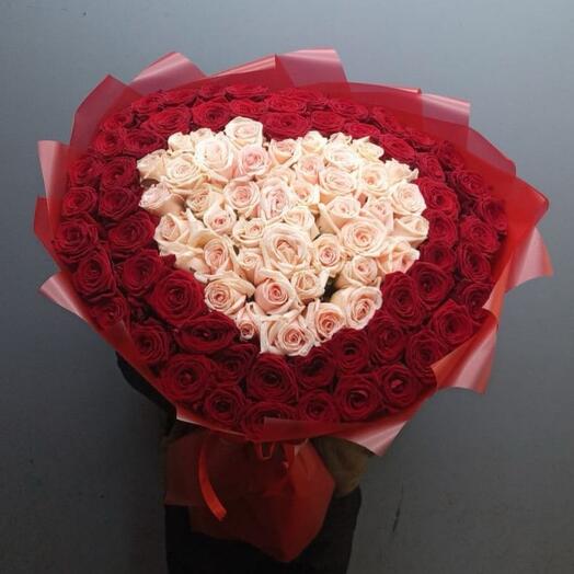 101 Роза Голландия 100 см в форме сердца️💙🖤🤍🌹