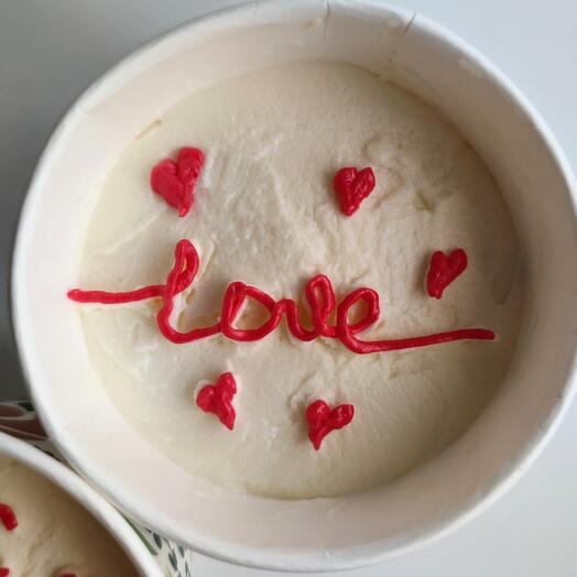 Cake to go надпись "Love"