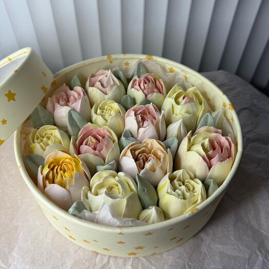 Marshmallow tulips in a 21cm box