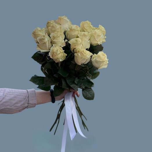 Bouquet of white and green roses