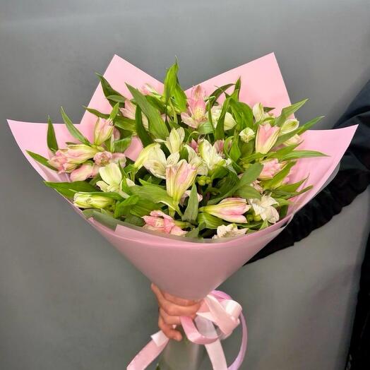 Букет с альстромерией 💐