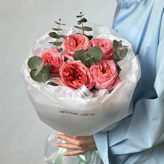 Monobucket of 5 peony-shaped PINK EXPRESSION roses