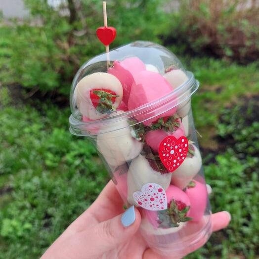 Клубника в шоколаде в стаканчике Love is... 💔