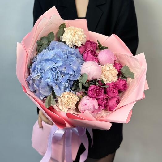 Bouquet 155 с пионами, гортензией и розами