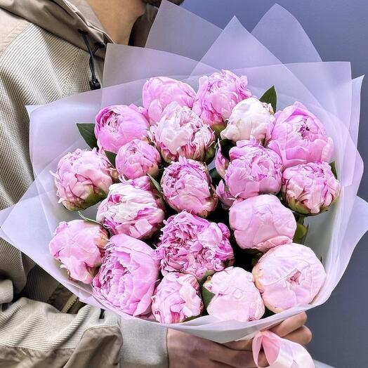 19 розовых пионов в букете