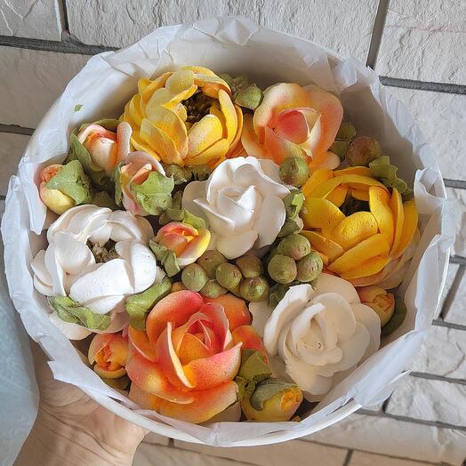 Пионы и розы из зефира в коробочке, 21 см