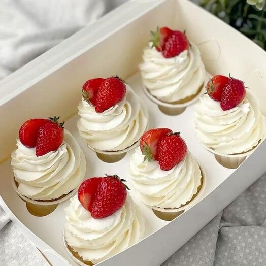 Капкейки с клубникой 6 шт