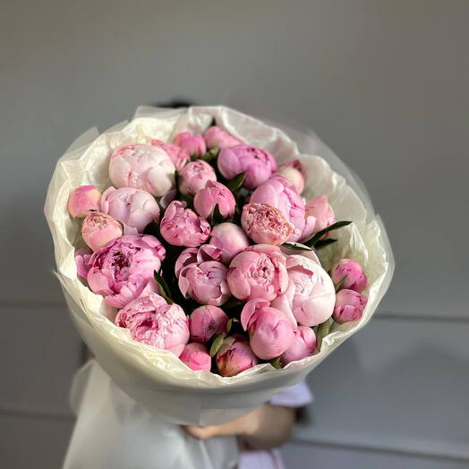 Букет из 25 розовых пионов