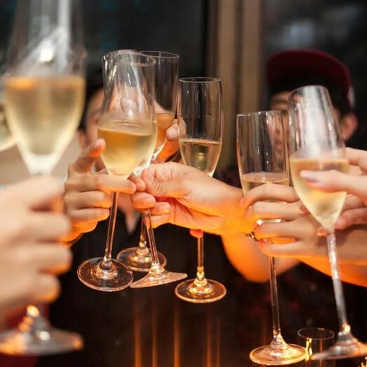 Электронный сертификат Игристая вечеринка - индивидуальная выездная дегустация на компанию