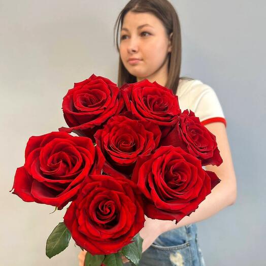Моно букет из 7 красных роз