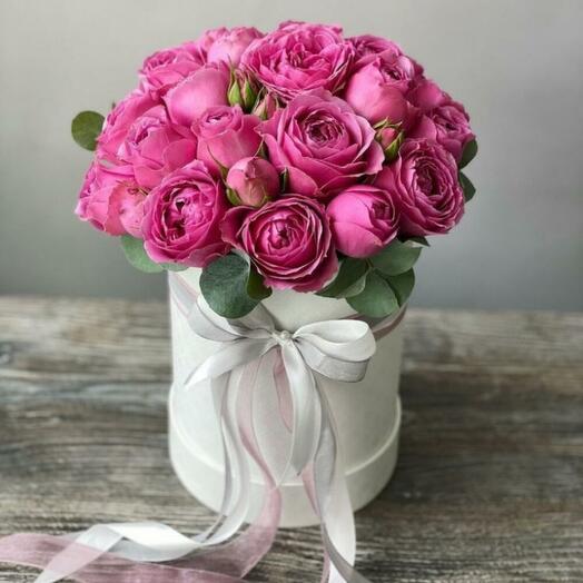 Пионовидные розы коробке😍