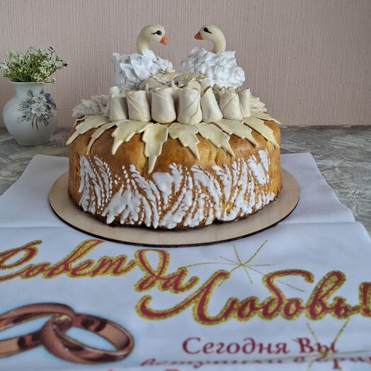 Каравай с лебедями