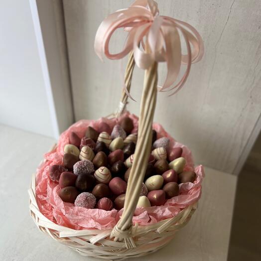 Корзина с клубничкой