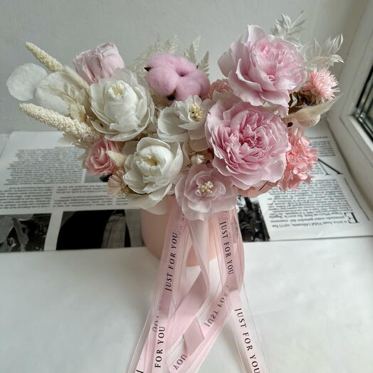 Розы стабилизированные композиция