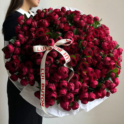 Букет "75 кустовых роз Red Piano"