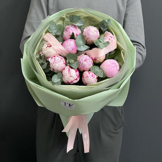 Букет ароматных пионов «Сара Бернар»