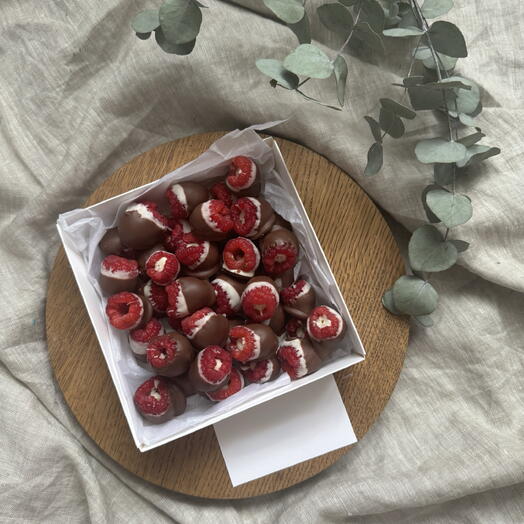 Малина в шоколаде