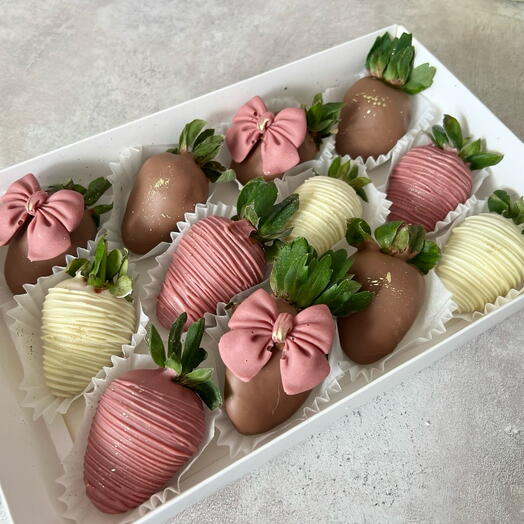 Коробочка клубники БАНТИКИ