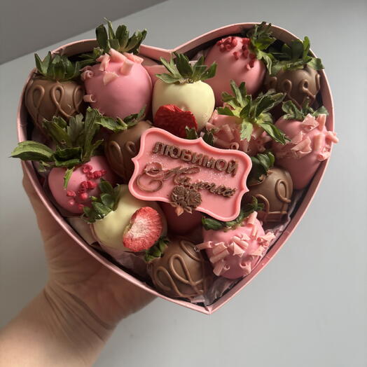 Клубника сердце