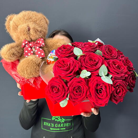 Подарок любимой красные розы мишка киндер 🌹