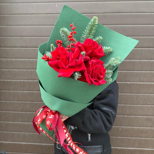 Яркий ВАУ букет с еловыми ветками