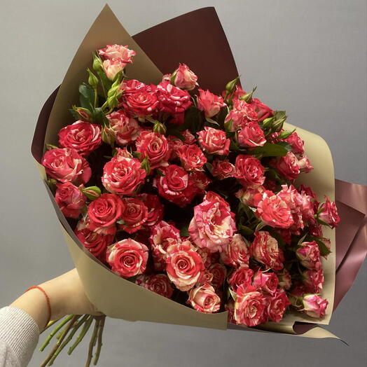 Цветы для любимой, букет цветов, кустовые розы 15 шт