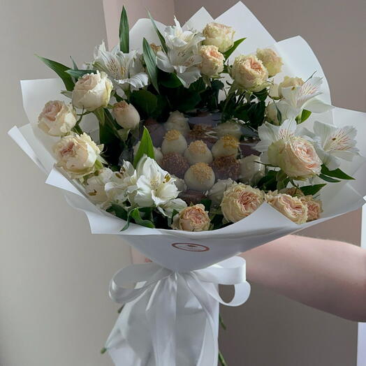 Букет с цветами white