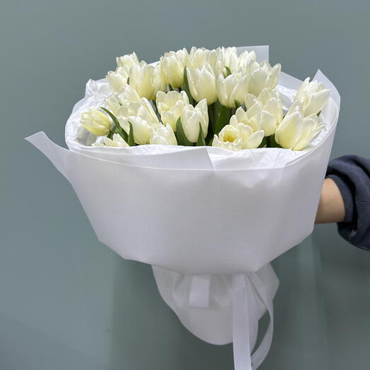 Белые тюльпаны