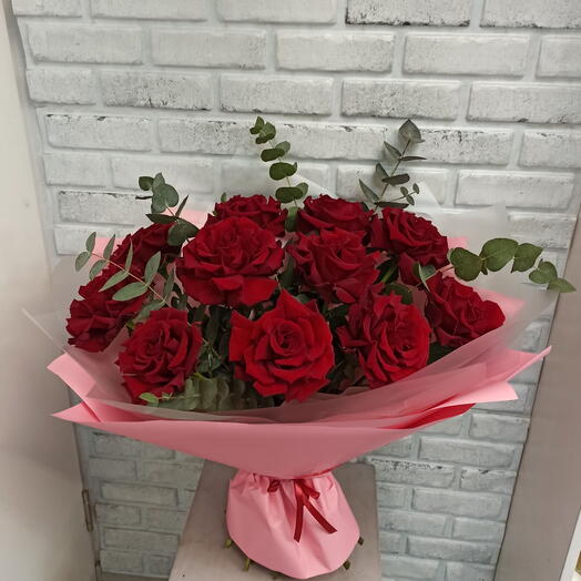 Монобукет красные французские розы 
🌹 с эвкалиптом