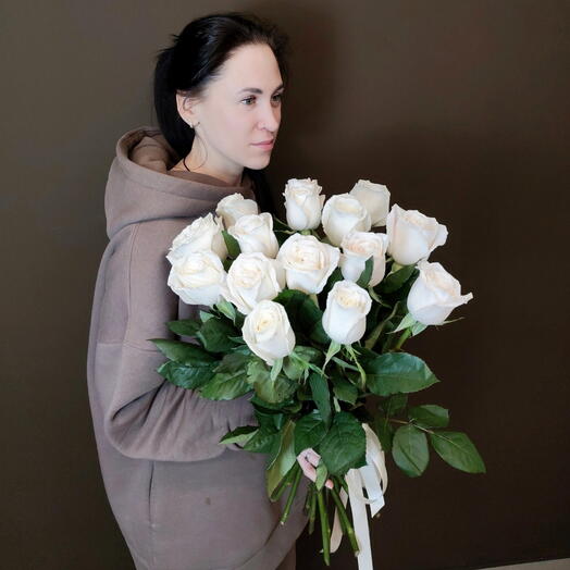Букет из белых роз 50см