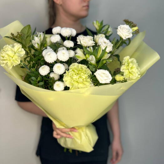 Лимонный букет с хризантемой, гвоздикой (диантусом), и эустомой