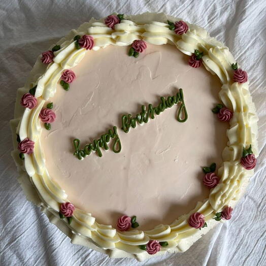 Торт 1,5 кг happy birthday с кремовыми цветочками