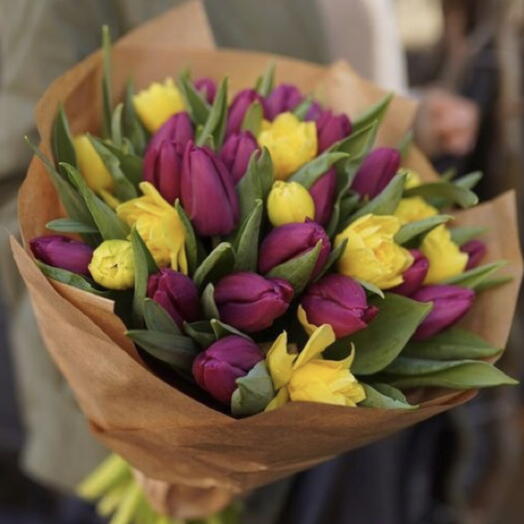 Букет тюльпанов яркий