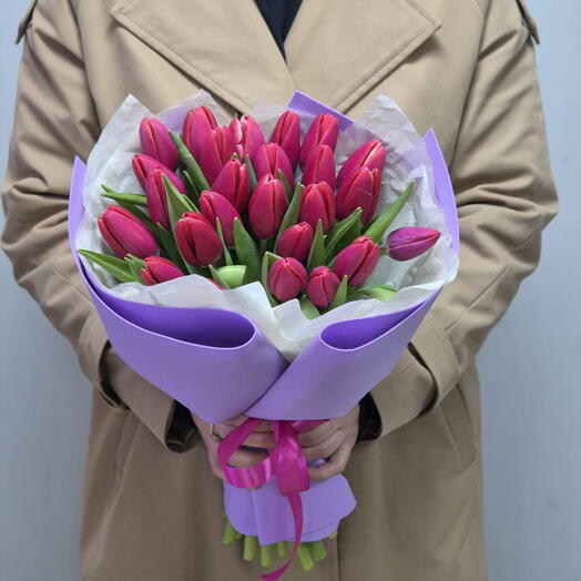 Букет ярко-розовых тюльпанов (25 шт.)