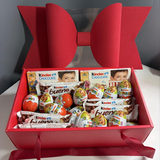 Подарочная коробка с шоколадом Kinder