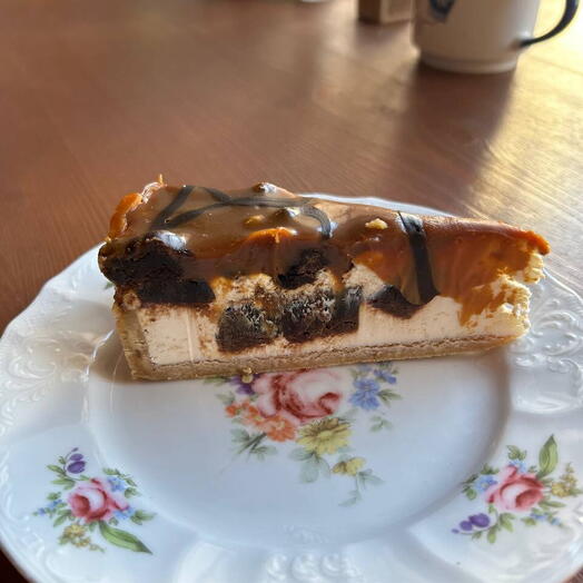 чизкейк карамельный брауни