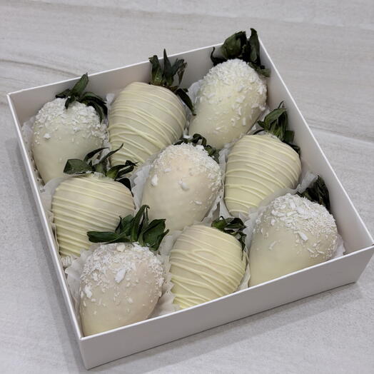 Клубника в белом шоколаде Callebaut 9шт