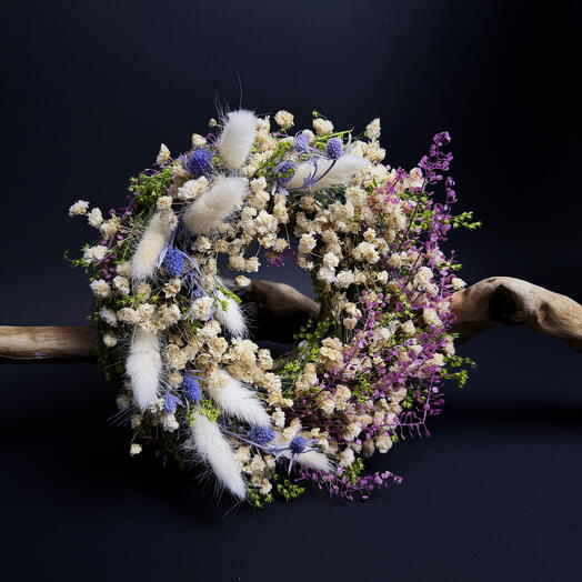 Венок весенний из стабилизированных цветов и сухоцветов