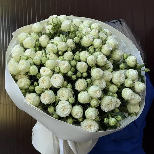 Букет белых кустовых роз😍