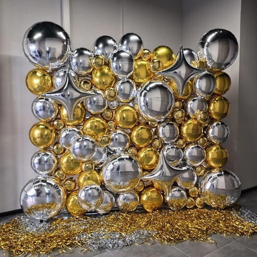 Фотозона из фольгированных шаров